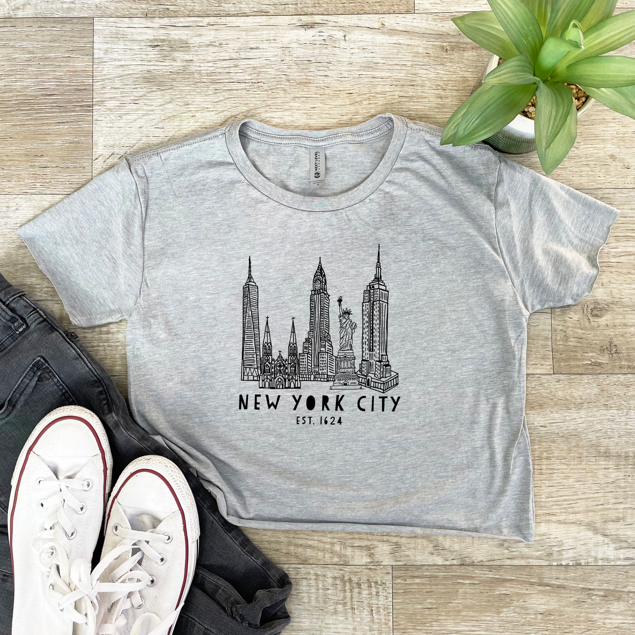 New York City Skyline (NYC) - Women's Crop Tee