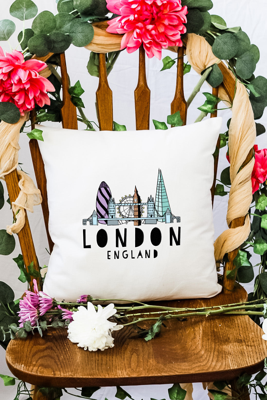 London Skyline - Decorative Throw Pillow - MoonlightMakers